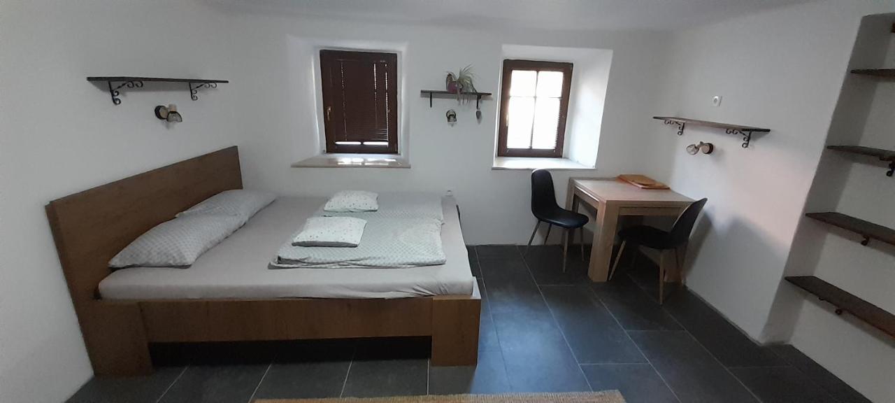 Apartment Slovan Škofja Loka Buitenkant foto